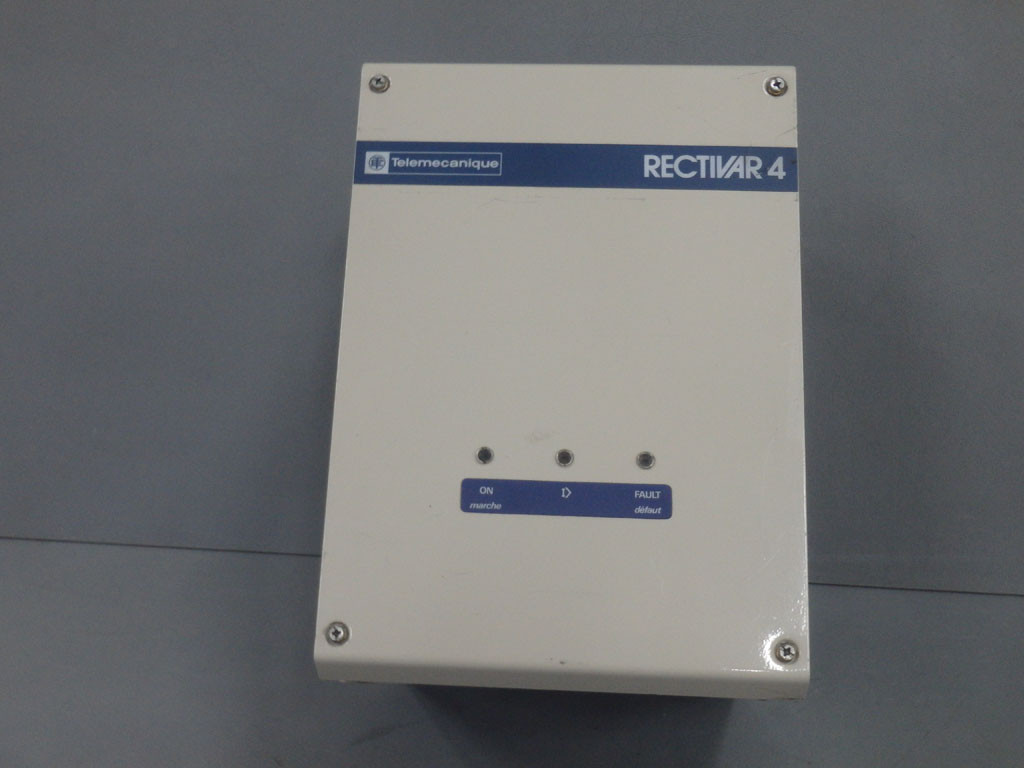 TÉLÉMÉCANIQUE  RTV64D72Q