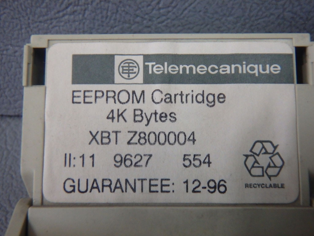 TÉLÉMÉCANIQUE  XBT-Z800004