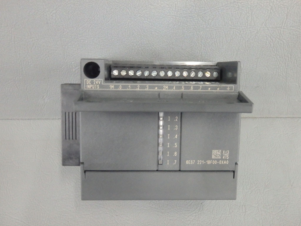 SIEMENS 6ES7221-1BF00-0XA0