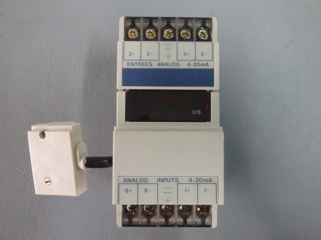 TÉLÉMÉCANIQUE  TSXAEG4111