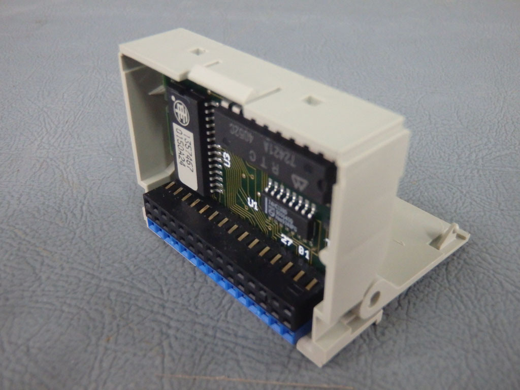 TÉLÉMÉCANIQUE  TSXP1720FD2