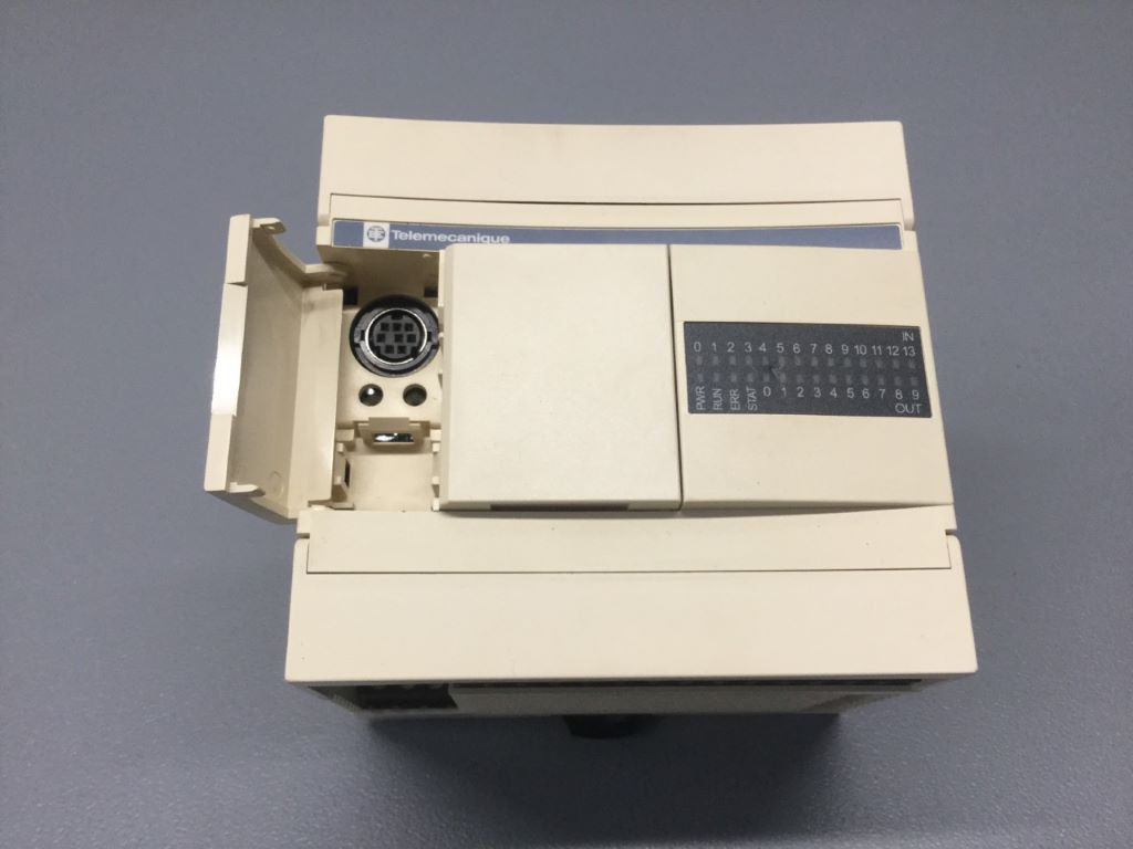 SCHNEIDER  TWDLCDA24DRF