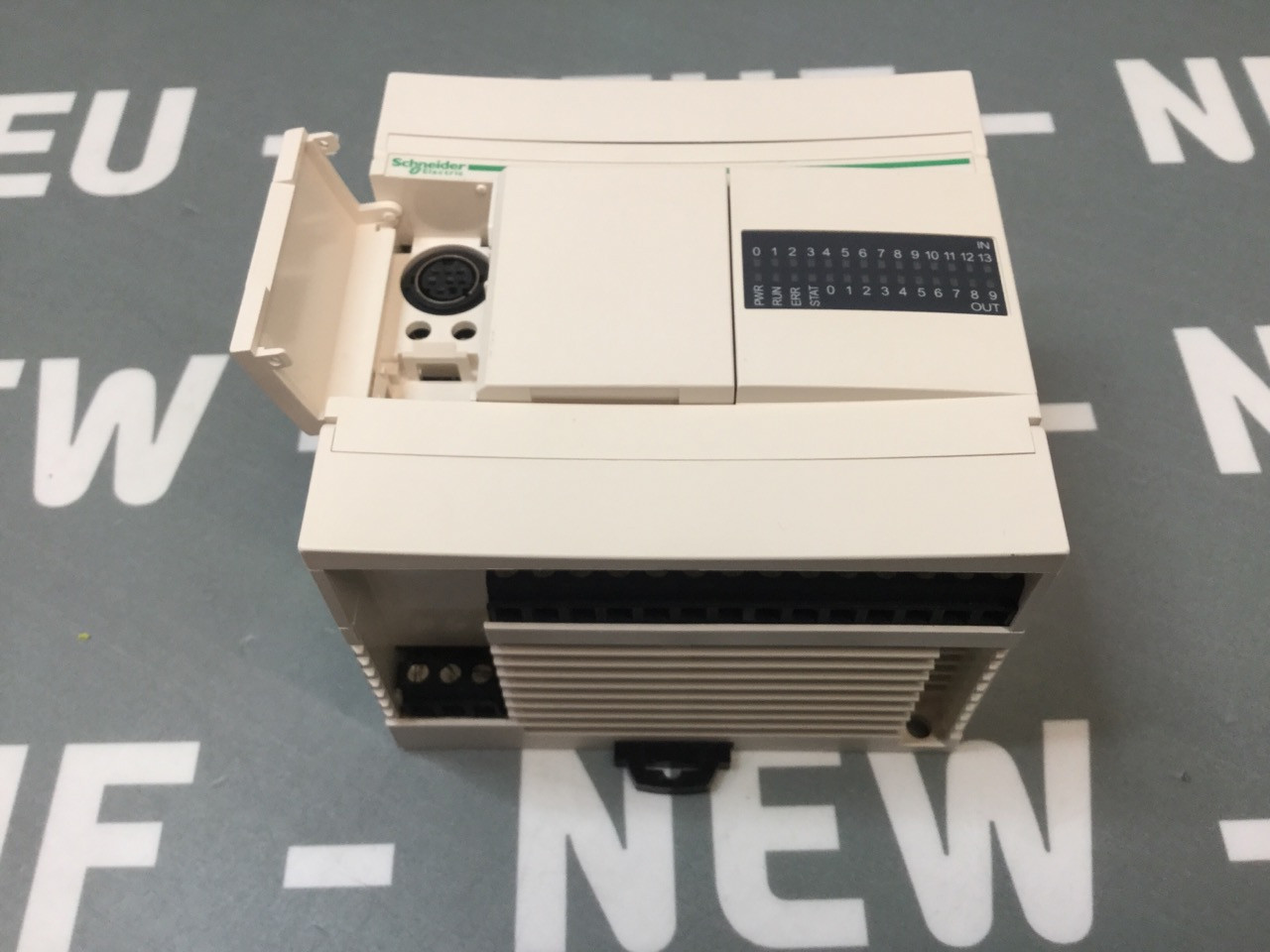 SCHNEIDER  TWDLCDA24DRF