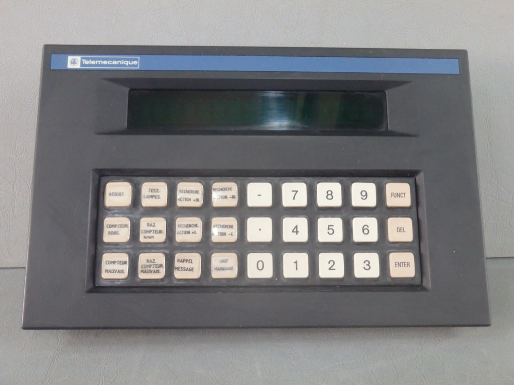 TÉLÉMÉCANIQUE  XBT-A811010