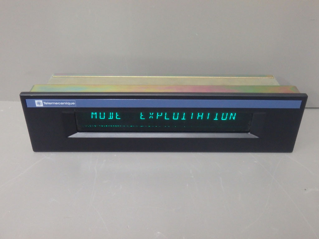 TÉLÉMÉCANIQUE  XBT-K70101