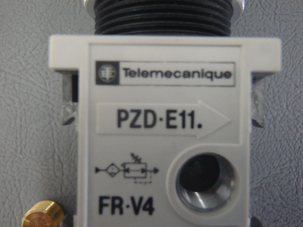 TÉLÉMÉCANIQUE  PZD-E11