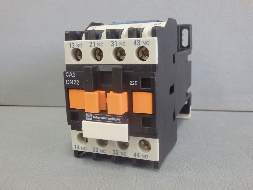 TÉLÉMÉCANIQUE  CA3DN22BD