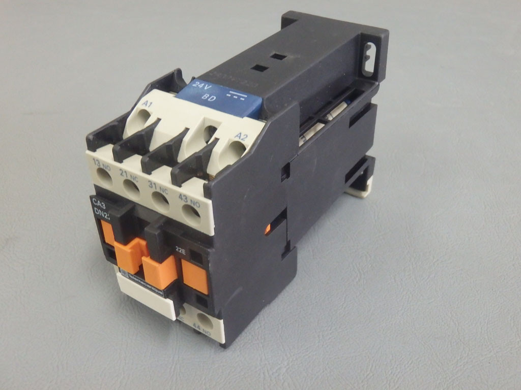 TÉLÉMÉCANIQUE  CA3DN22BD