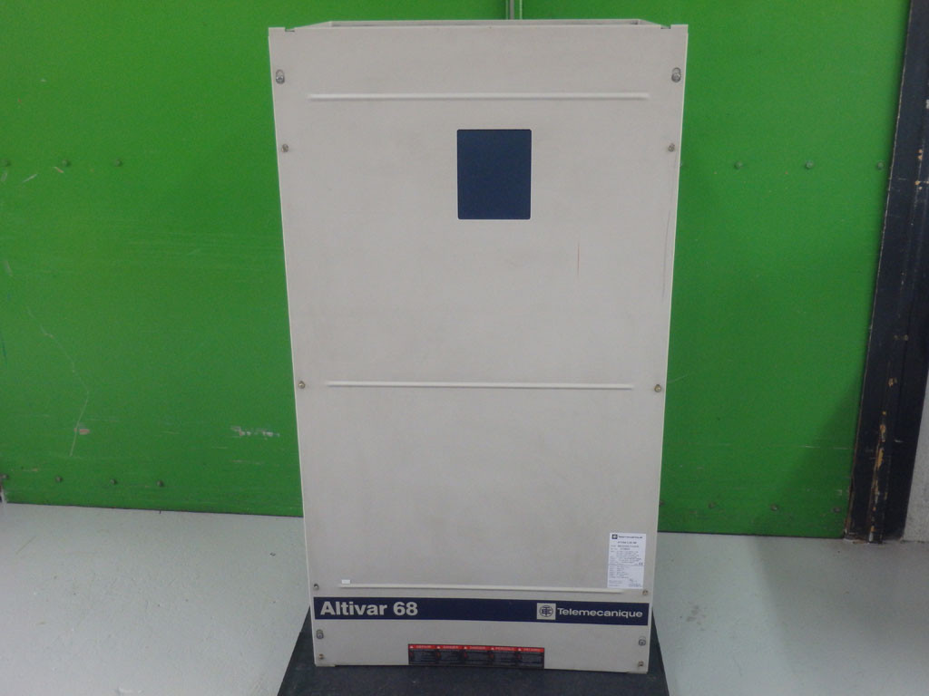 TÉLÉMÉCANIQUE  ATV68C28N4