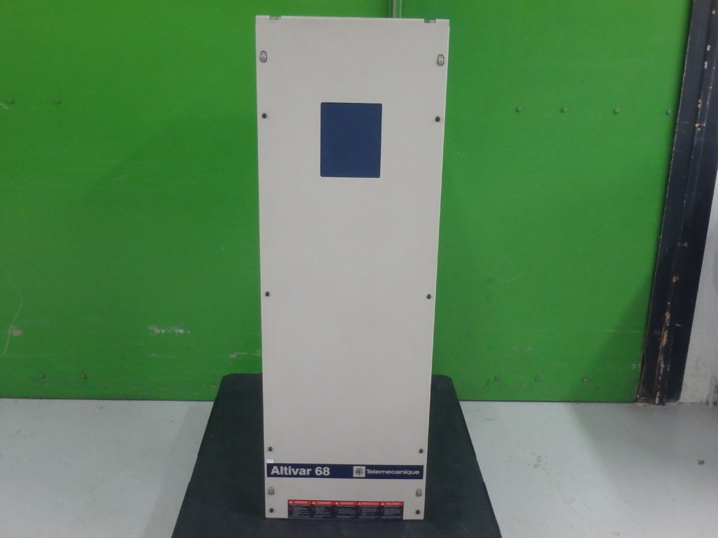 TÉLÉMÉCANIQUE  ATV68C13N4