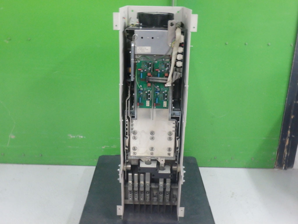 TÉLÉMÉCANIQUE  ATV68C13N4