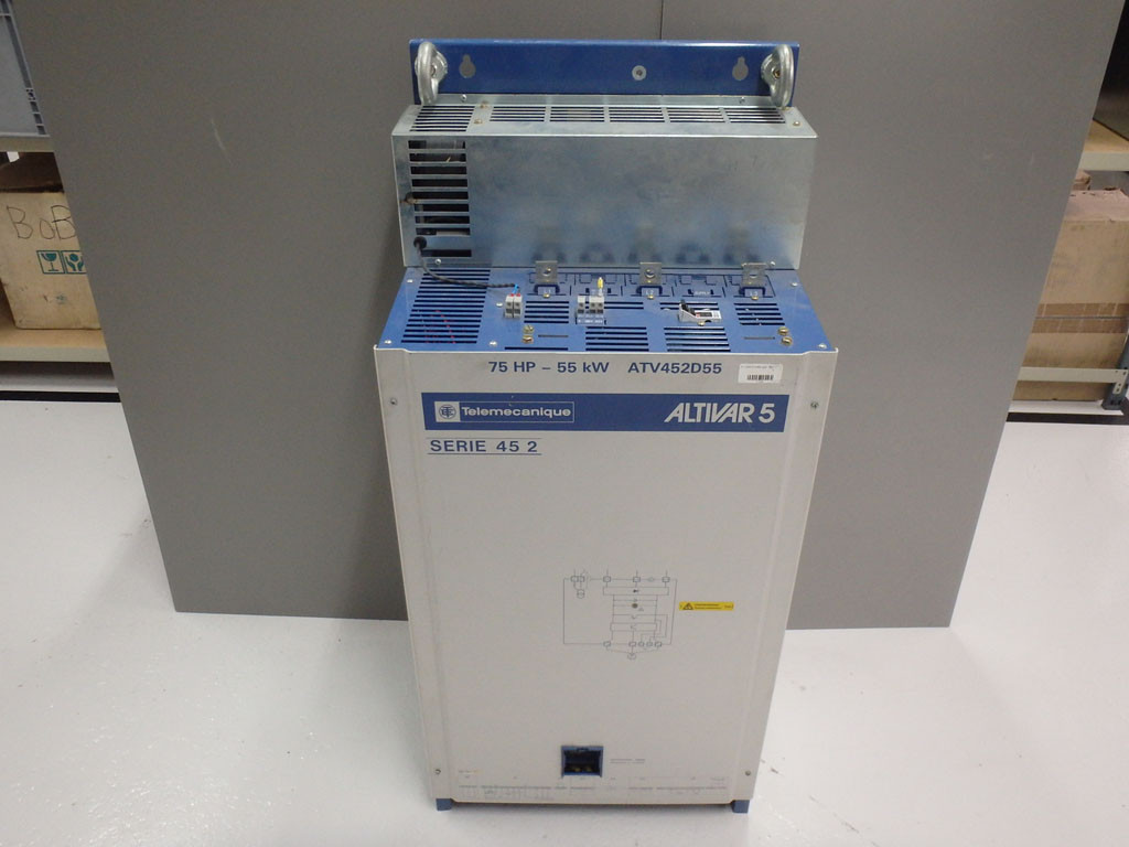 TÉLÉMÉCANIQUE  ATV452D55