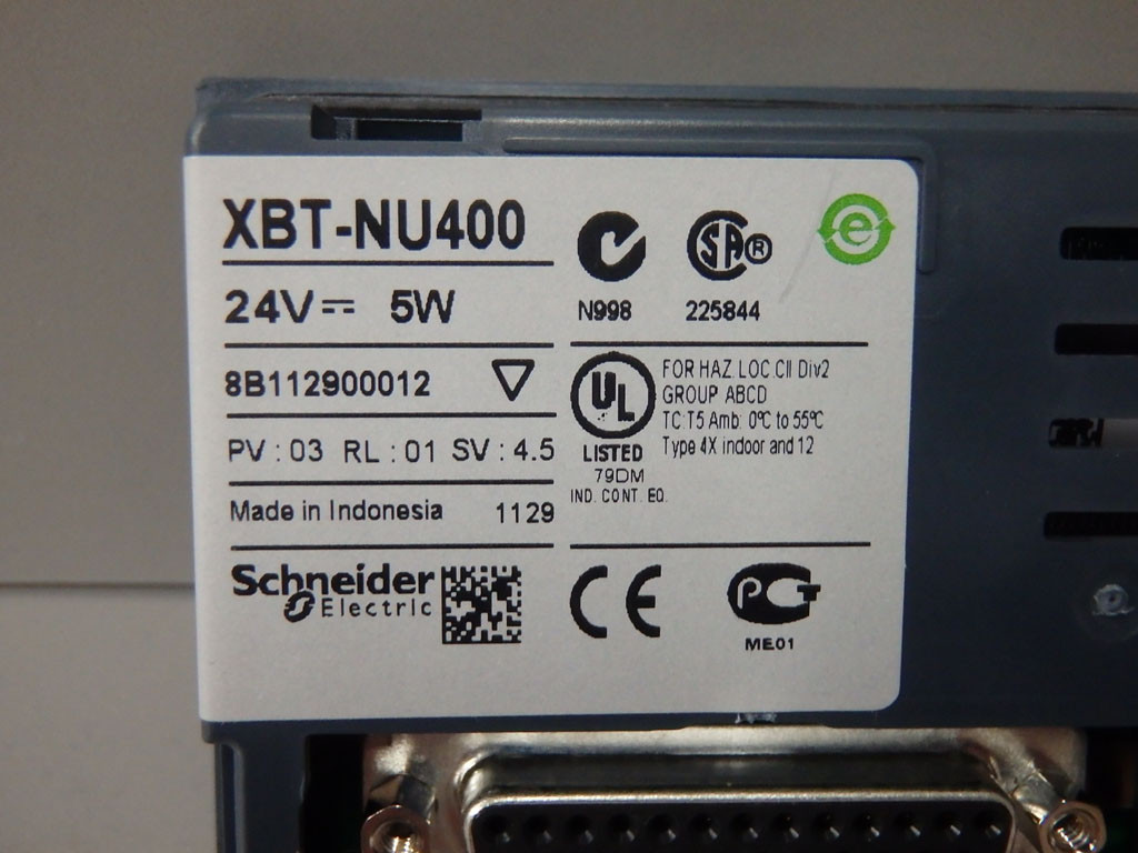 SCHNEIDER  XBT-NU400