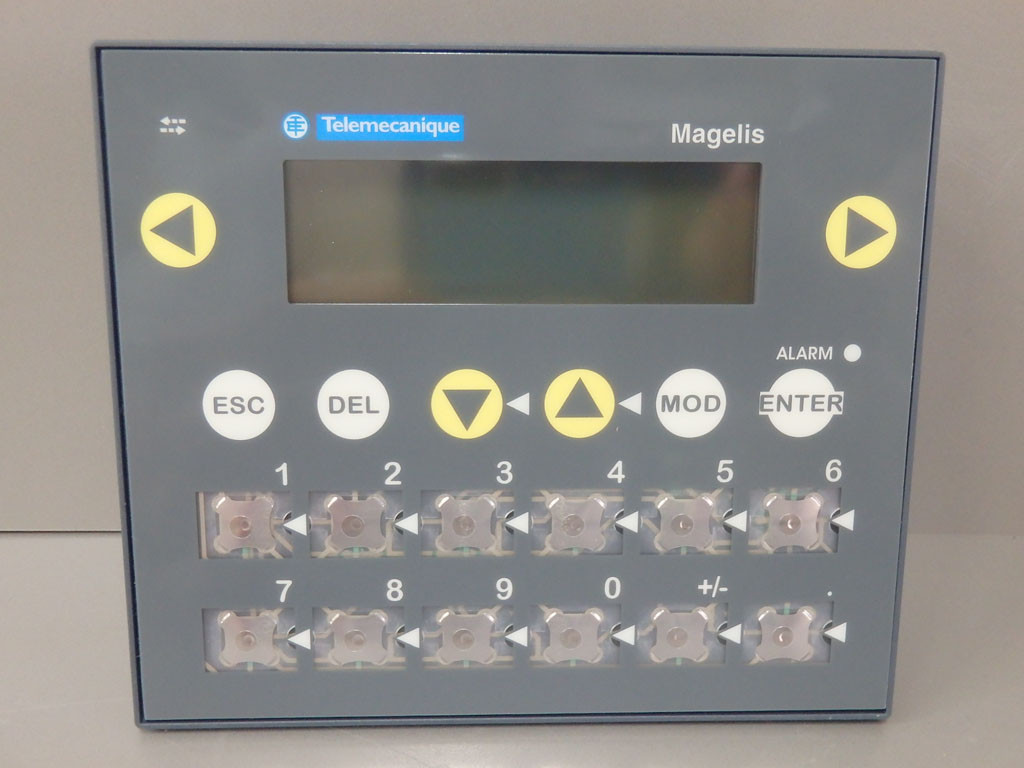 TÉLÉMÉCANIQUE  XBT-R411