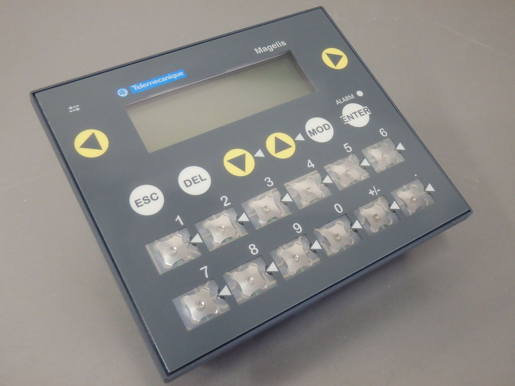 TÉLÉMÉCANIQUE  XBT-R411