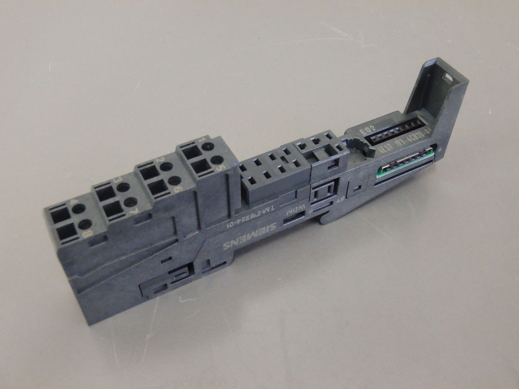 SIEMENS 6ES7193-4CB20-0AA0