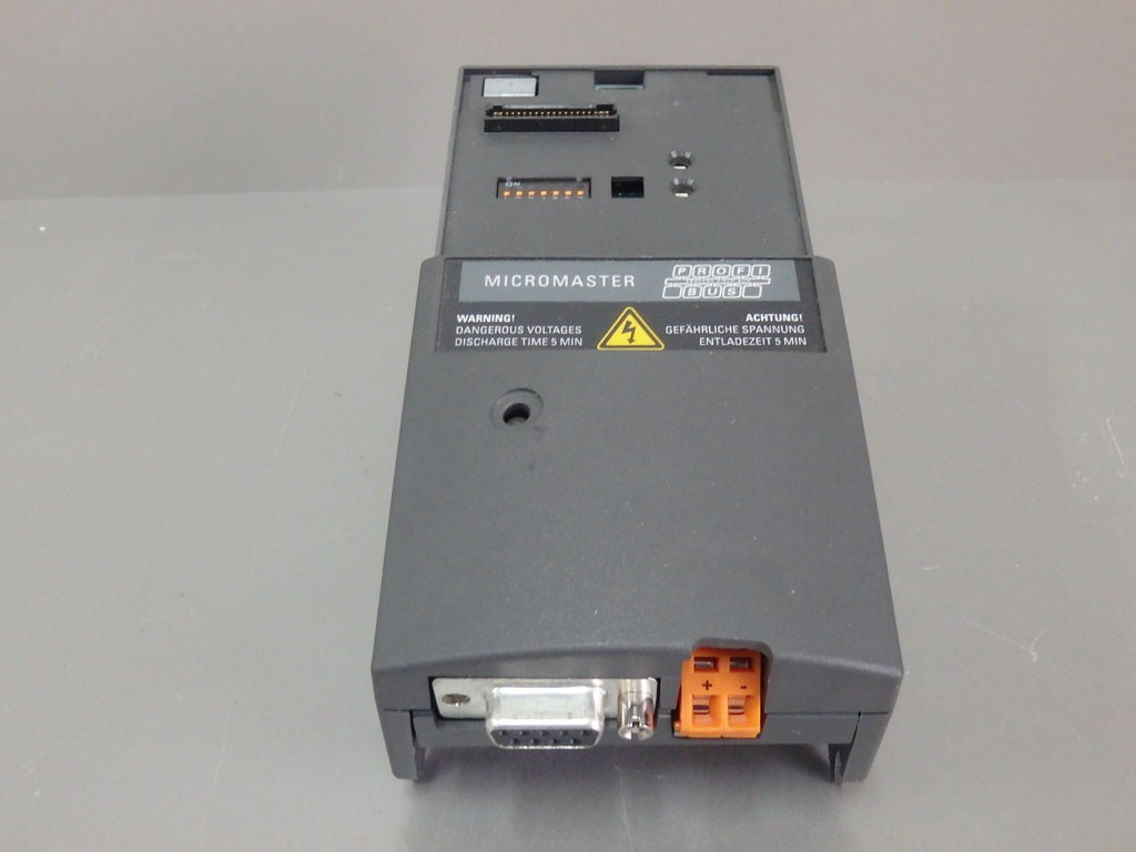 SIEMENS 6SE6400-1PB00-0AA0