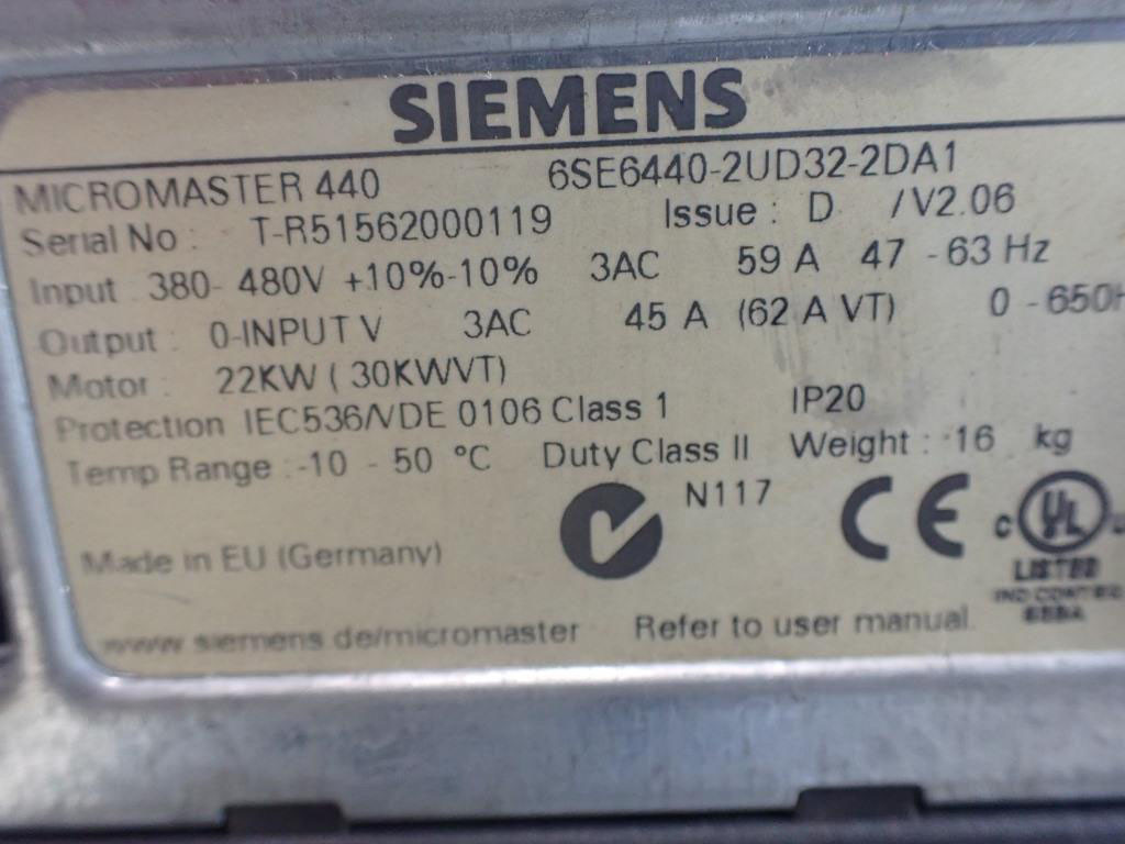 SIEMENS 6SE6440-2UD32-2DA1
