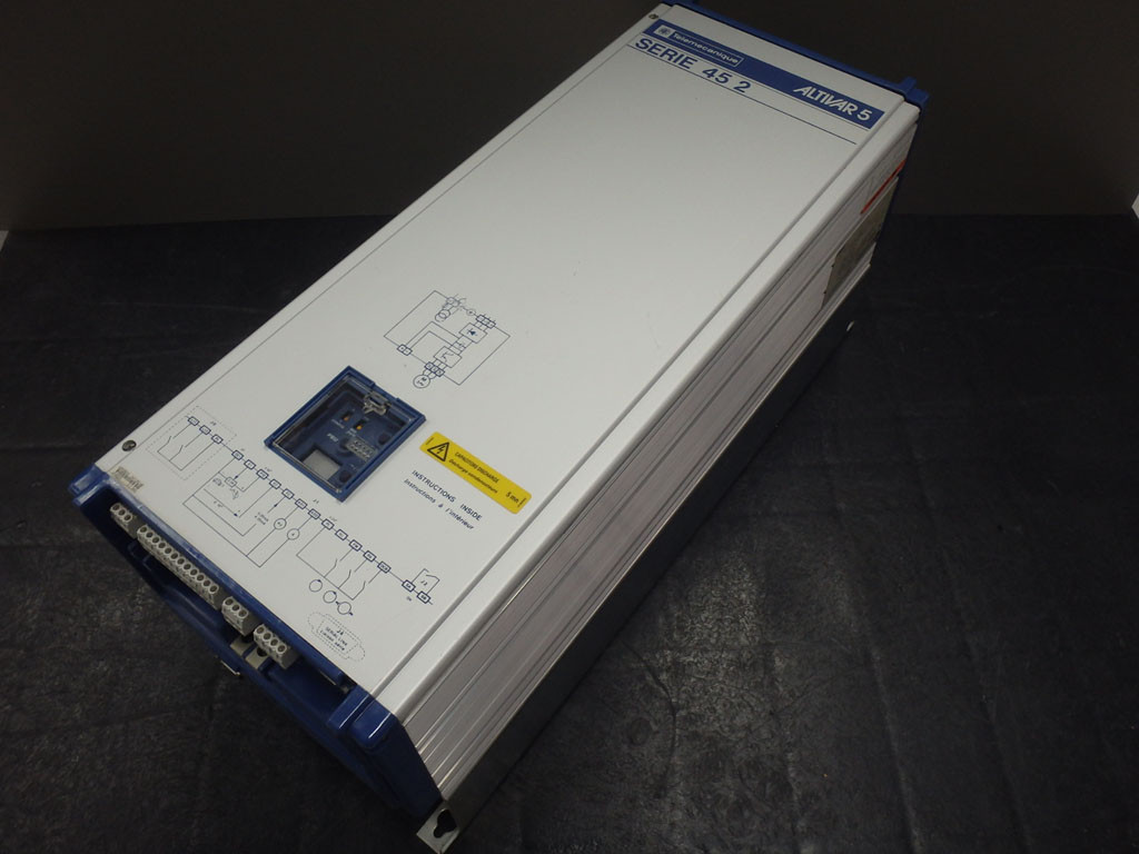 TÉLÉMÉCANIQUE  ATV452D15