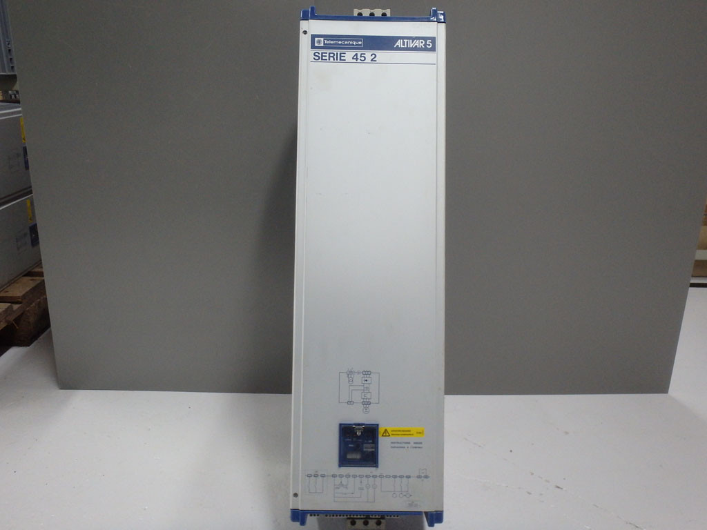 TÉLÉMÉCANIQUE  ATV452D30