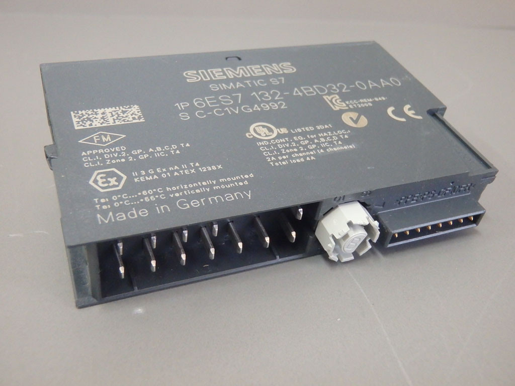 SIEMENS 6ES7132-4BD32-0AA0