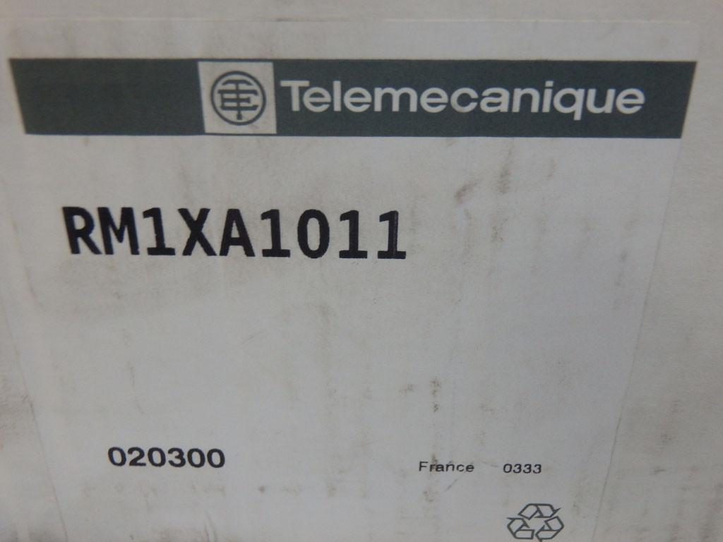 TÉLÉMÉCANIQUE  RM1XA1011