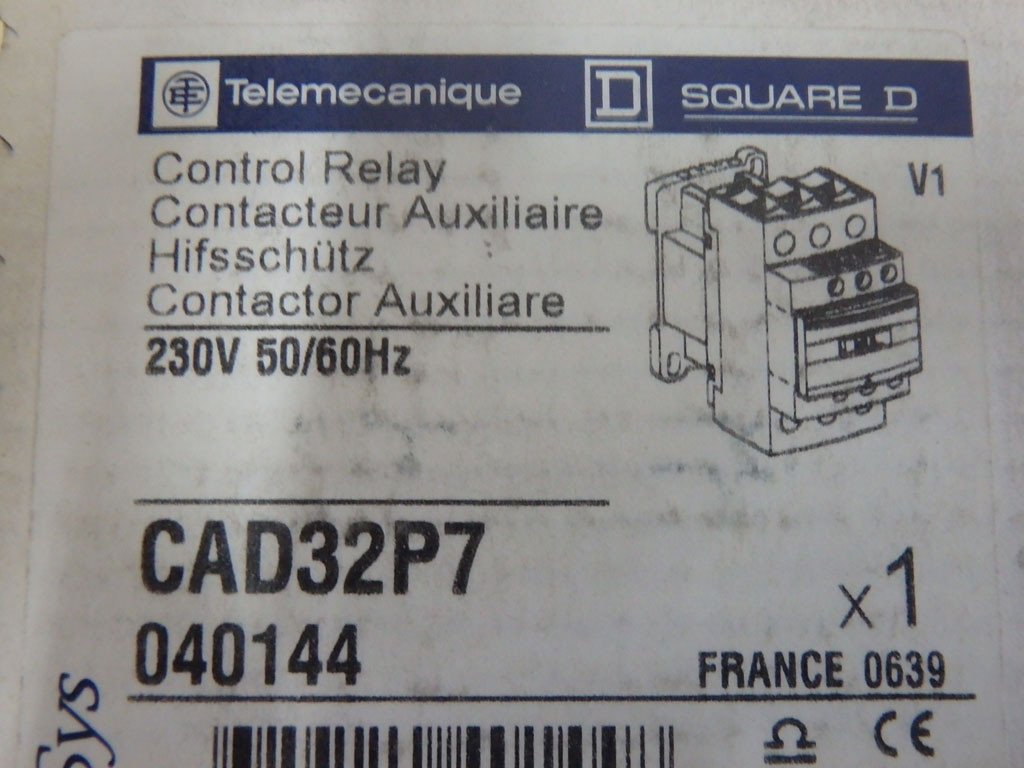 TÉLÉMÉCANIQUE  CAD32P7