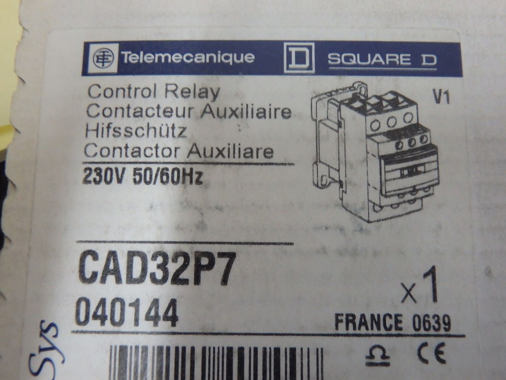 TÉLÉMÉCANIQUE  CAD32P7