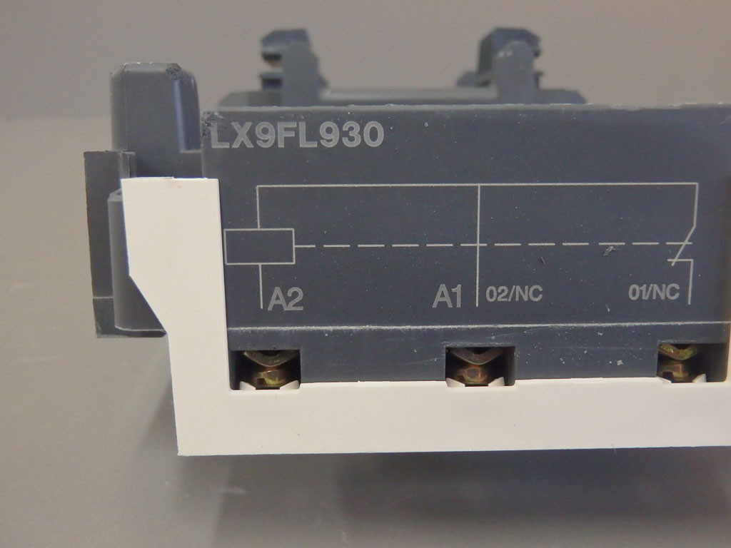 TÉLÉMÉCANIQUE  LX9FL930