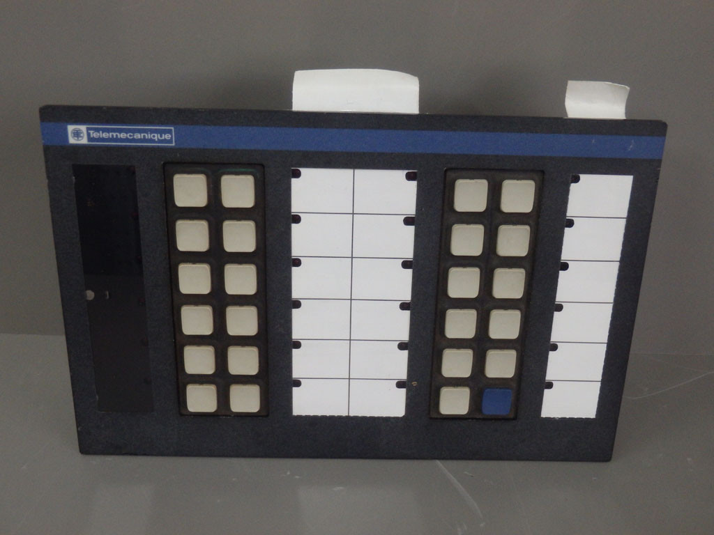 TÉLÉMÉCANIQUE  XBT-BB8-11010