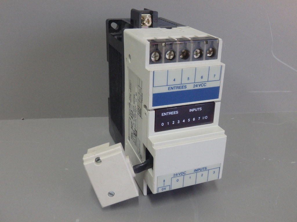 TÉLÉMÉCANIQUE  TSXDEF812