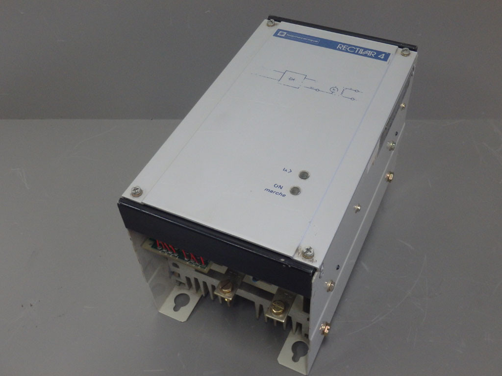 TÉLÉMÉCANIQUE  RTV04D24Q