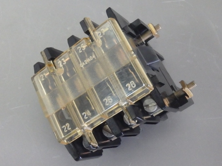 TÉLÉMÉCANIQUE  CA2AD4