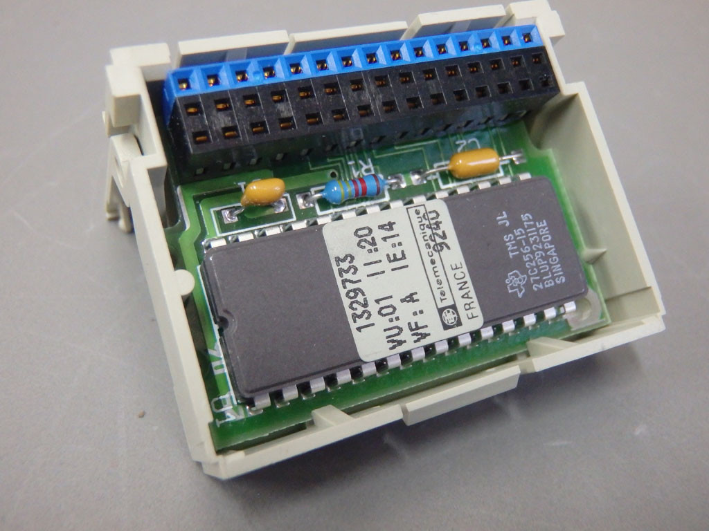 TÉLÉMÉCANIQUE  TSXP1720FC