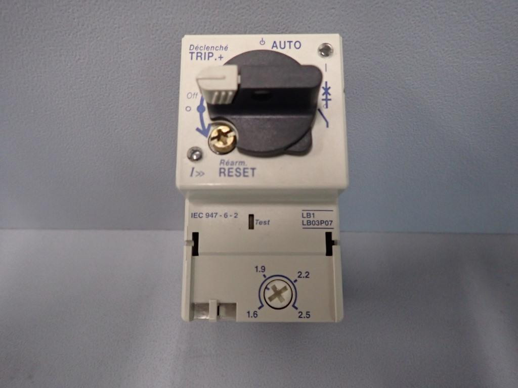 TÉLÉMÉCANIQUE  LB1LB03P07