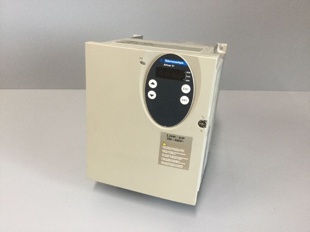 TÉLÉMÉCANIQUE  ATV31HU22N4