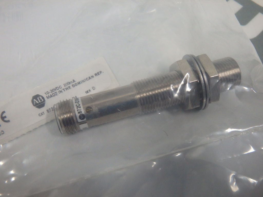 ALLEN-BRADLEY 872C-D3NP12-D4