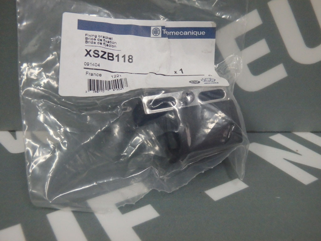 TÉLÉMÉCANIQUE  XSZB118