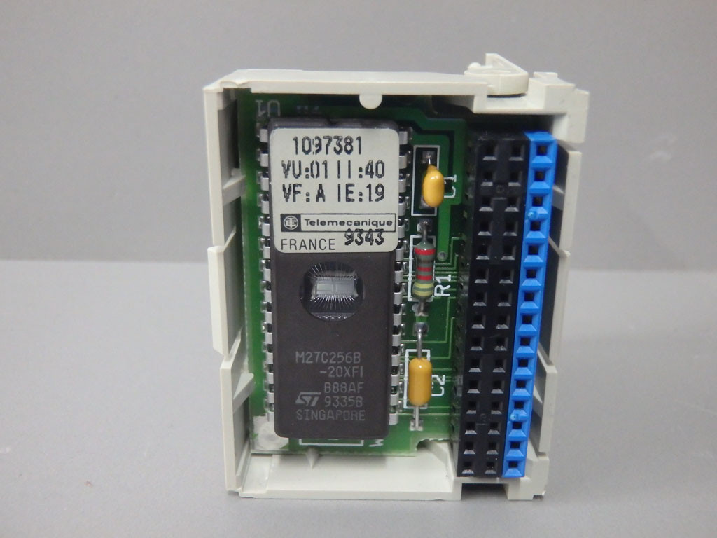 TÉLÉMÉCANIQUE  TSXP1720FC1