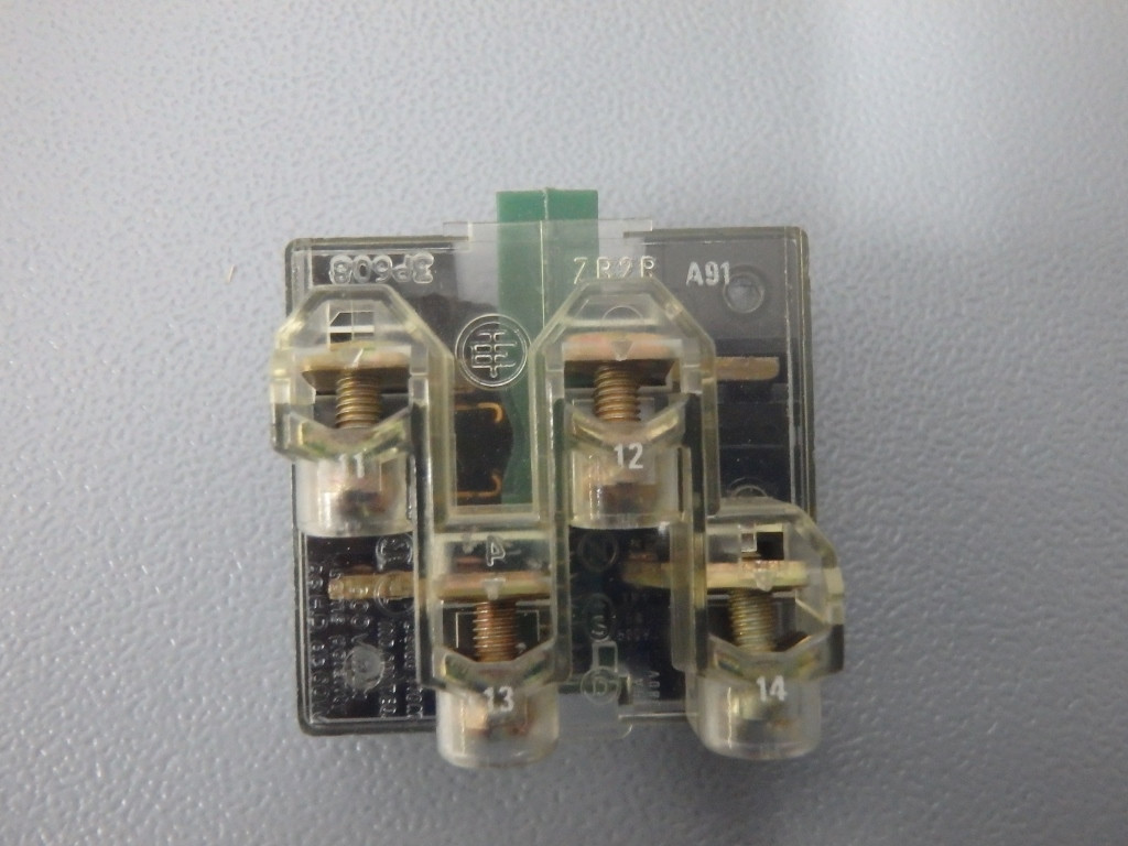 TÉLÉMÉCANIQUE  ZB2RA91