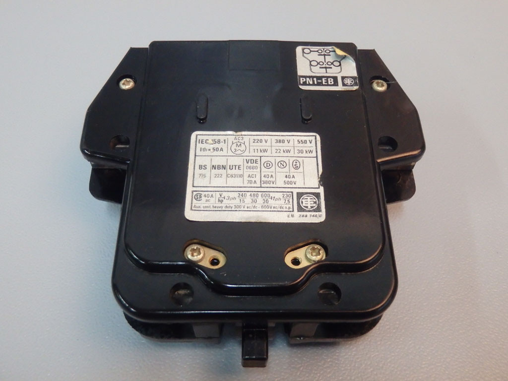 TÉLÉMÉCANIQUE  PN1-EB