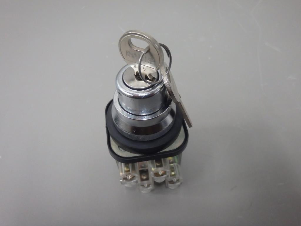 TÉLÉMÉCANIQUE  XB2MG82