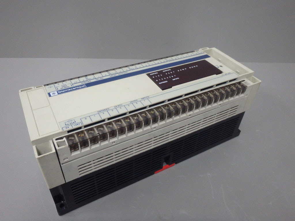 TÉLÉMÉCANIQUE  TSXDMF242A