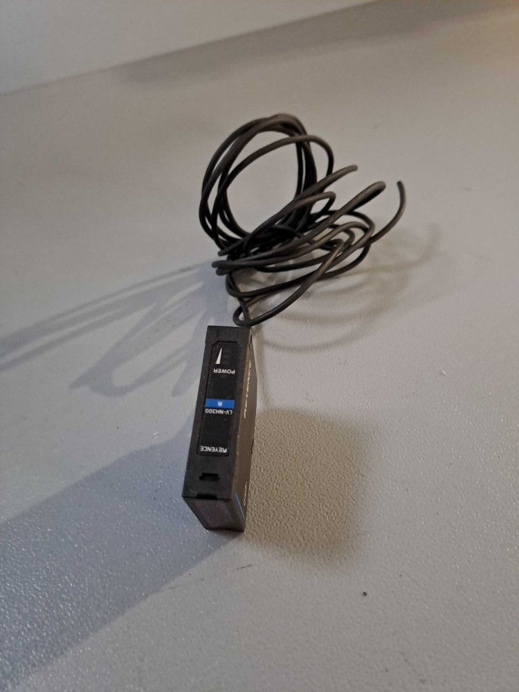 KEYENCE LVNH300