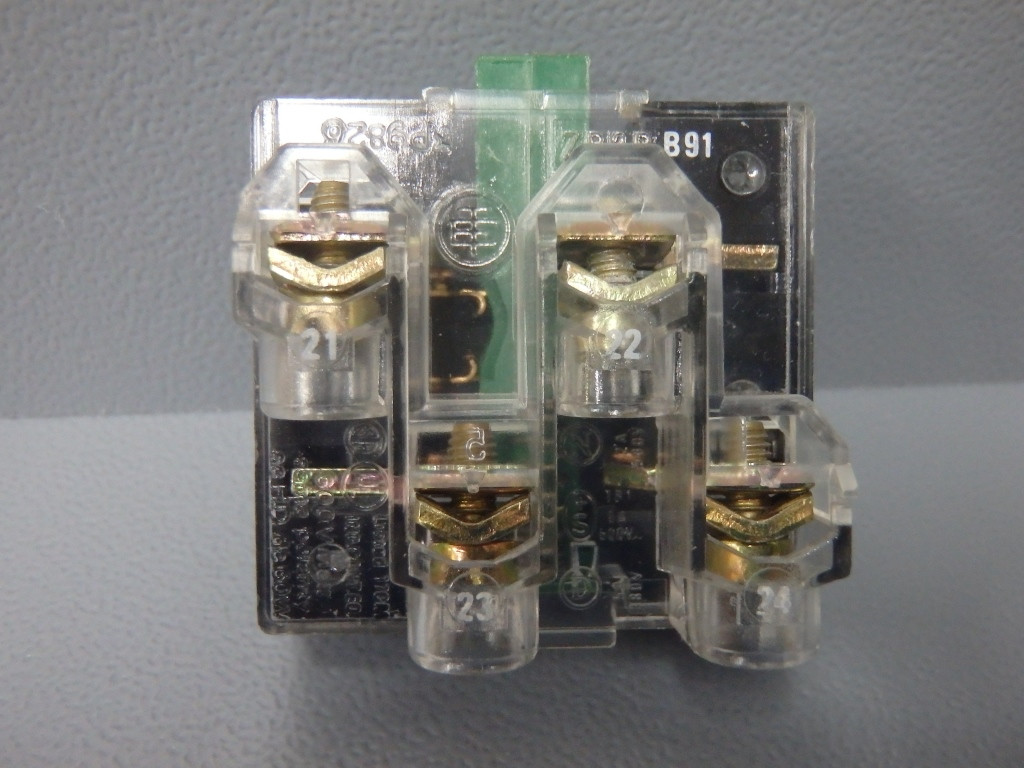 TÉLÉMÉCANIQUE  ZB2RB91