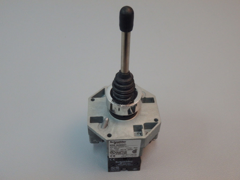 SCHNEIDER  XD2GA8221