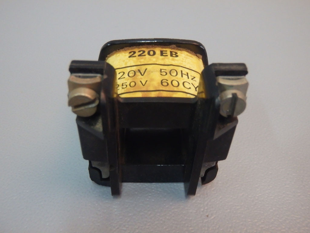 TÉLÉMÉCANIQUE  220EB