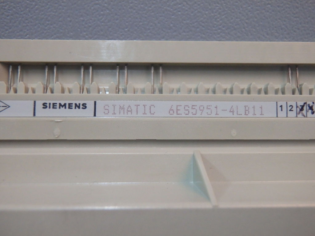 SIEMENS 6ES5951-4LB11