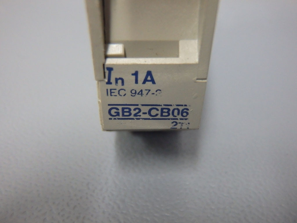 TÉLÉMÉCANIQUE  GB2-CB06