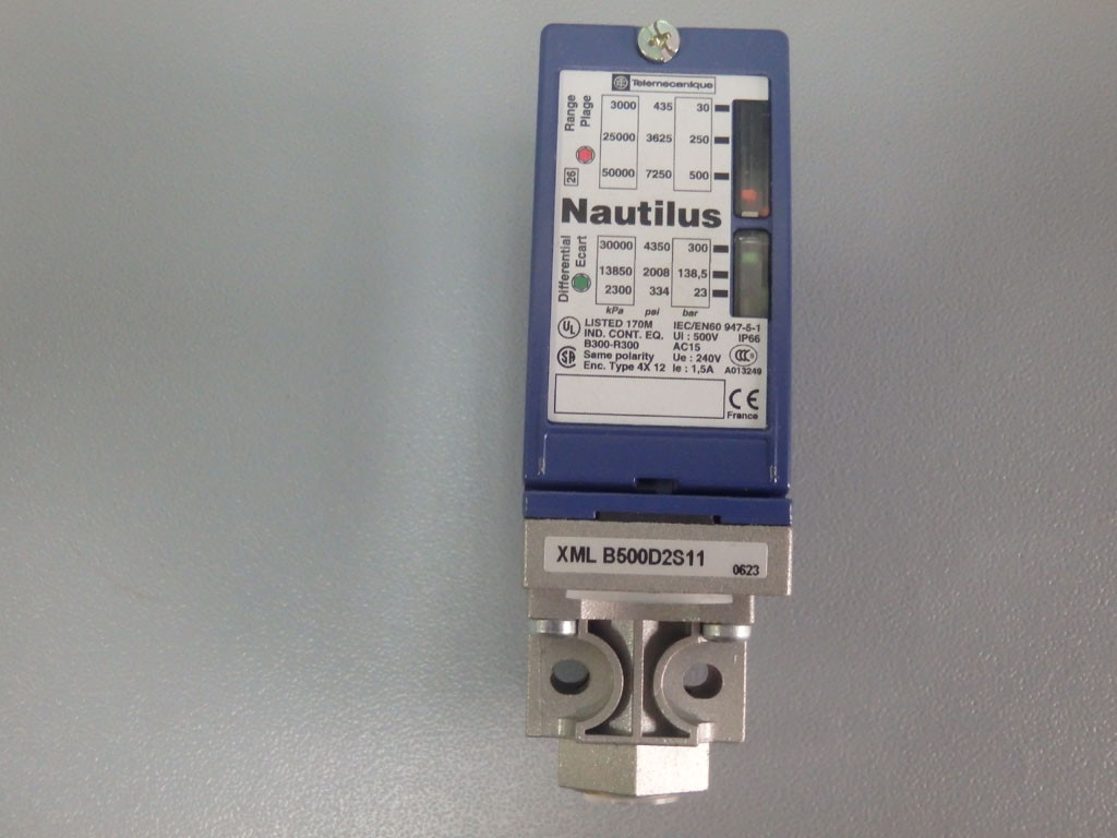 TÉLÉMÉCANIQUE  XMLB500D2S11